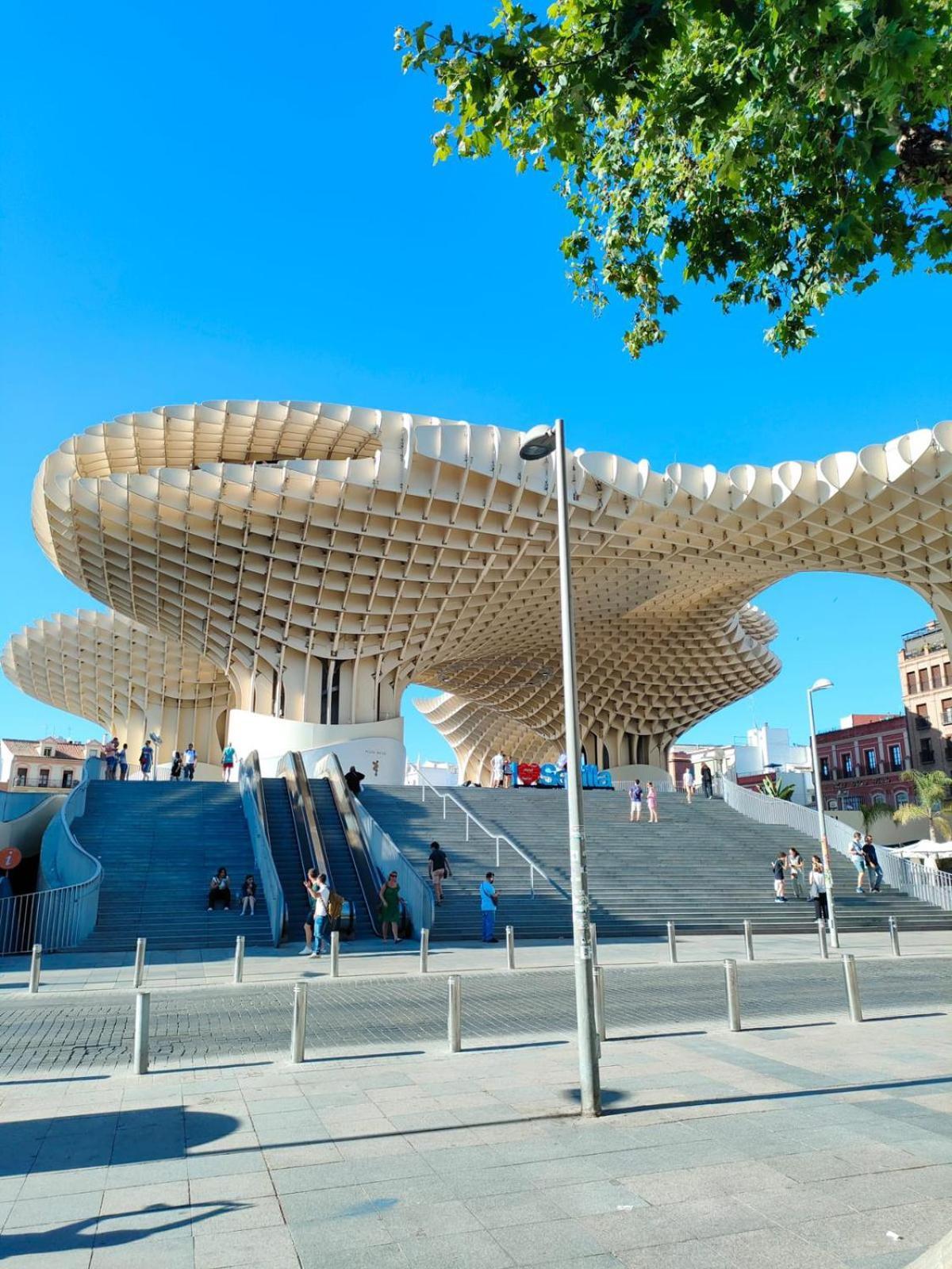 Budget & Lovely Rooms Las Setas Sevilla Exteriör bild