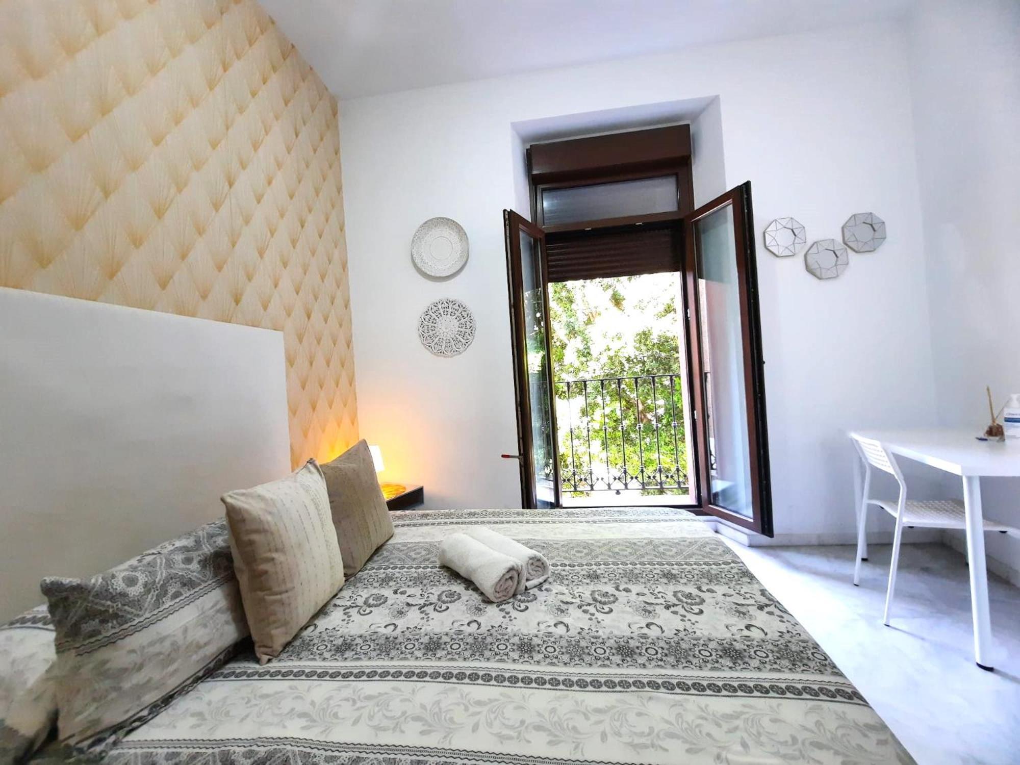 Budget & Lovely Rooms Las Setas Sevilla Exteriör bild