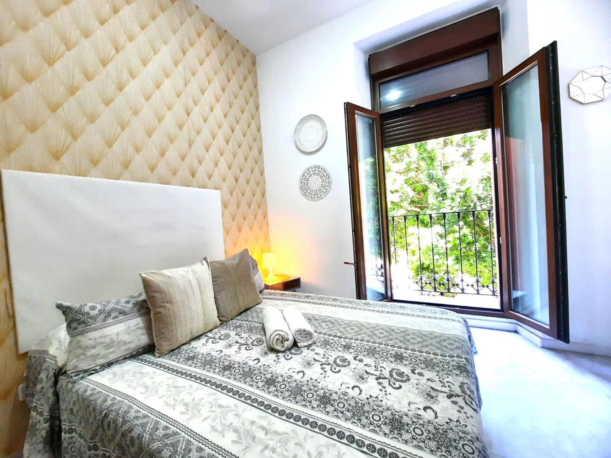 Budget & Lovely Rooms Las Setas Sevilla Exteriör bild